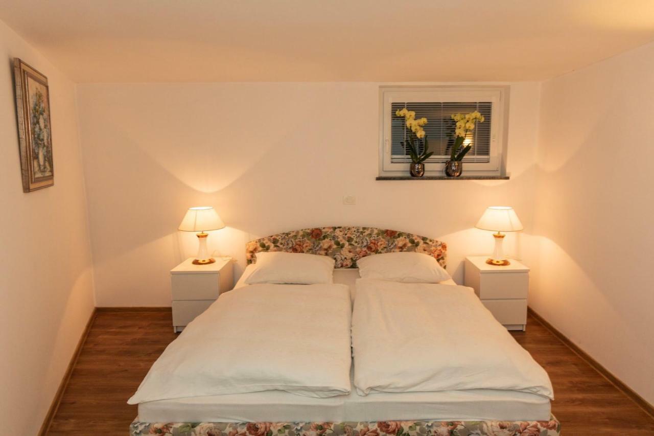 Apartma Spaans Radovljica Buitenkant foto