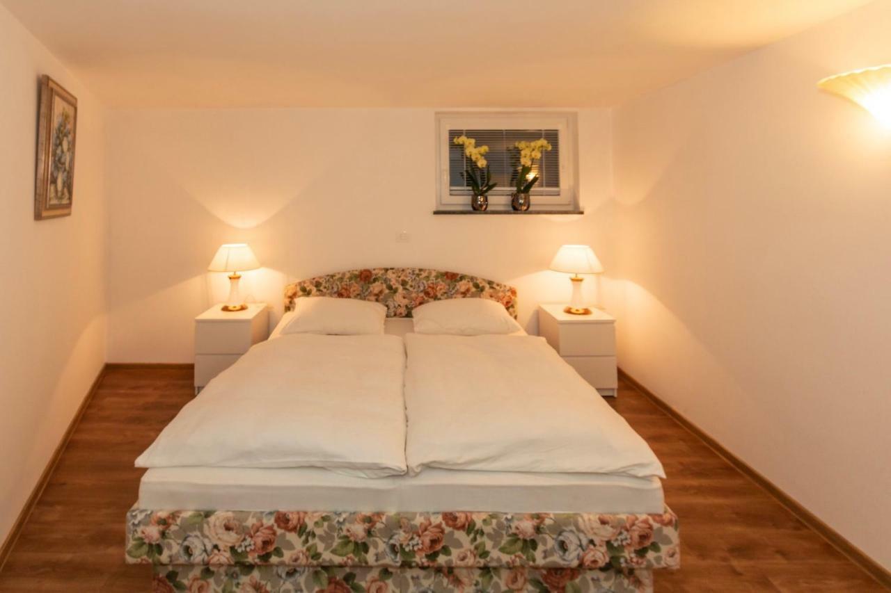 Apartma Spaans Radovljica Buitenkant foto